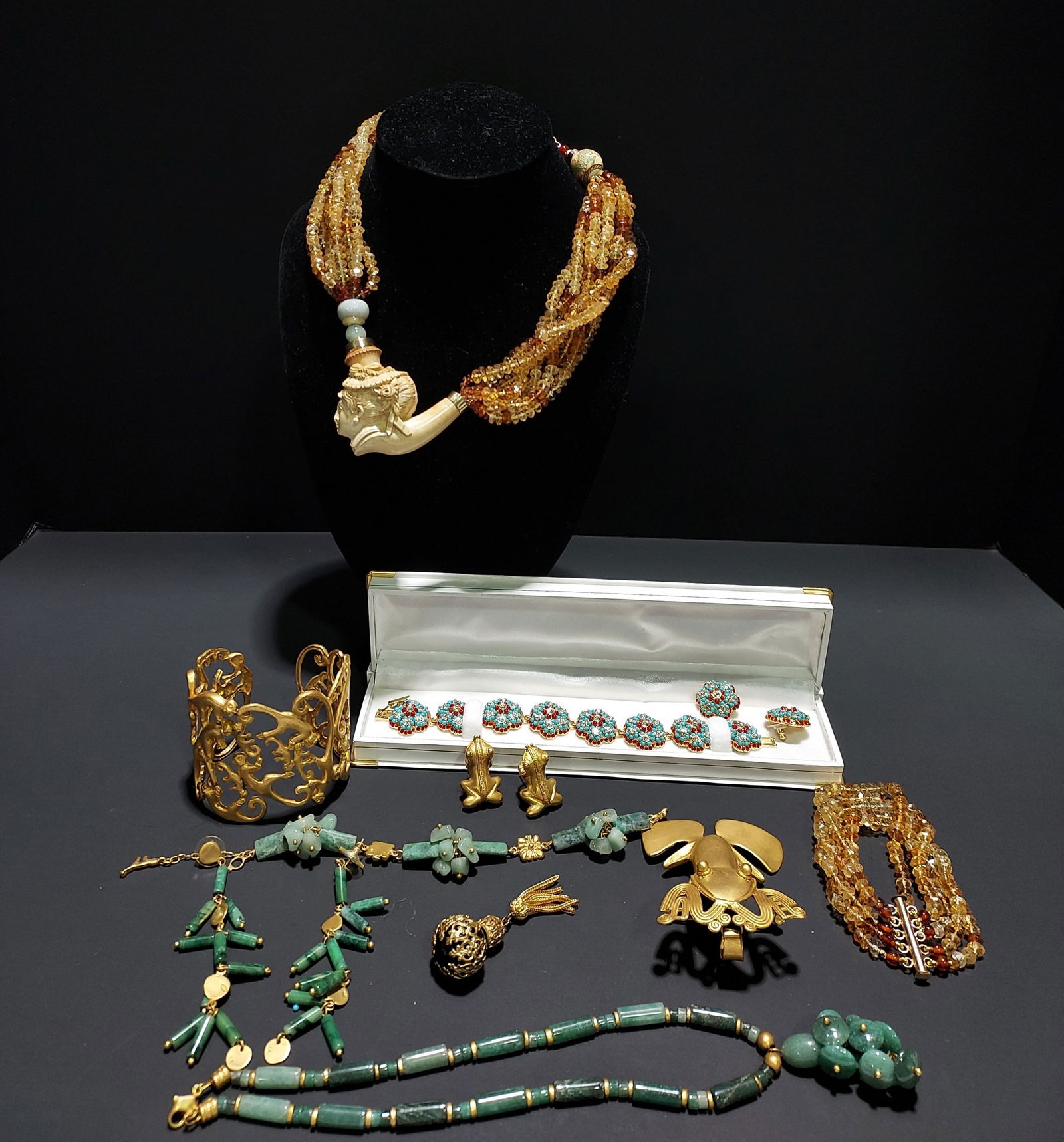 H636 11 pc signed and unsigned costume jewelry (1 of 12)