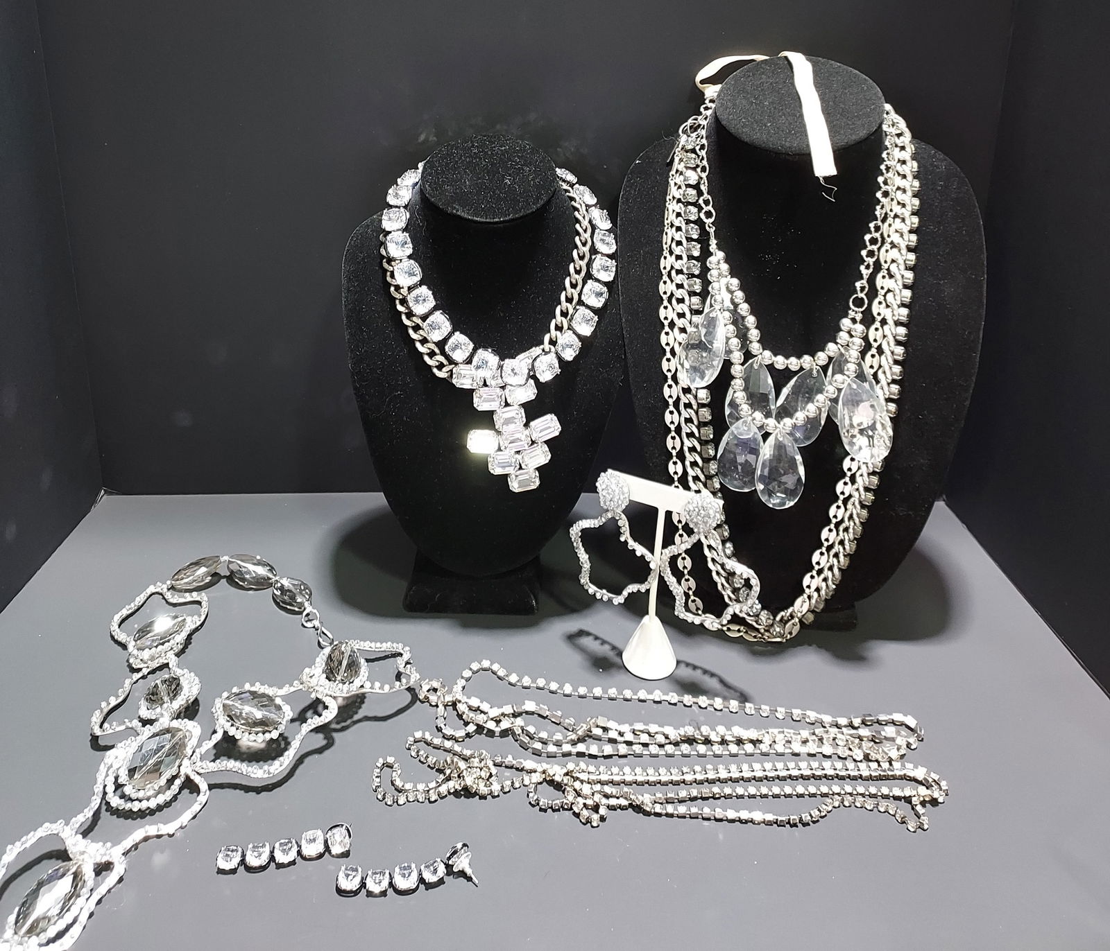 H612 9 pc silver tone costume jewelry (1 of 10)