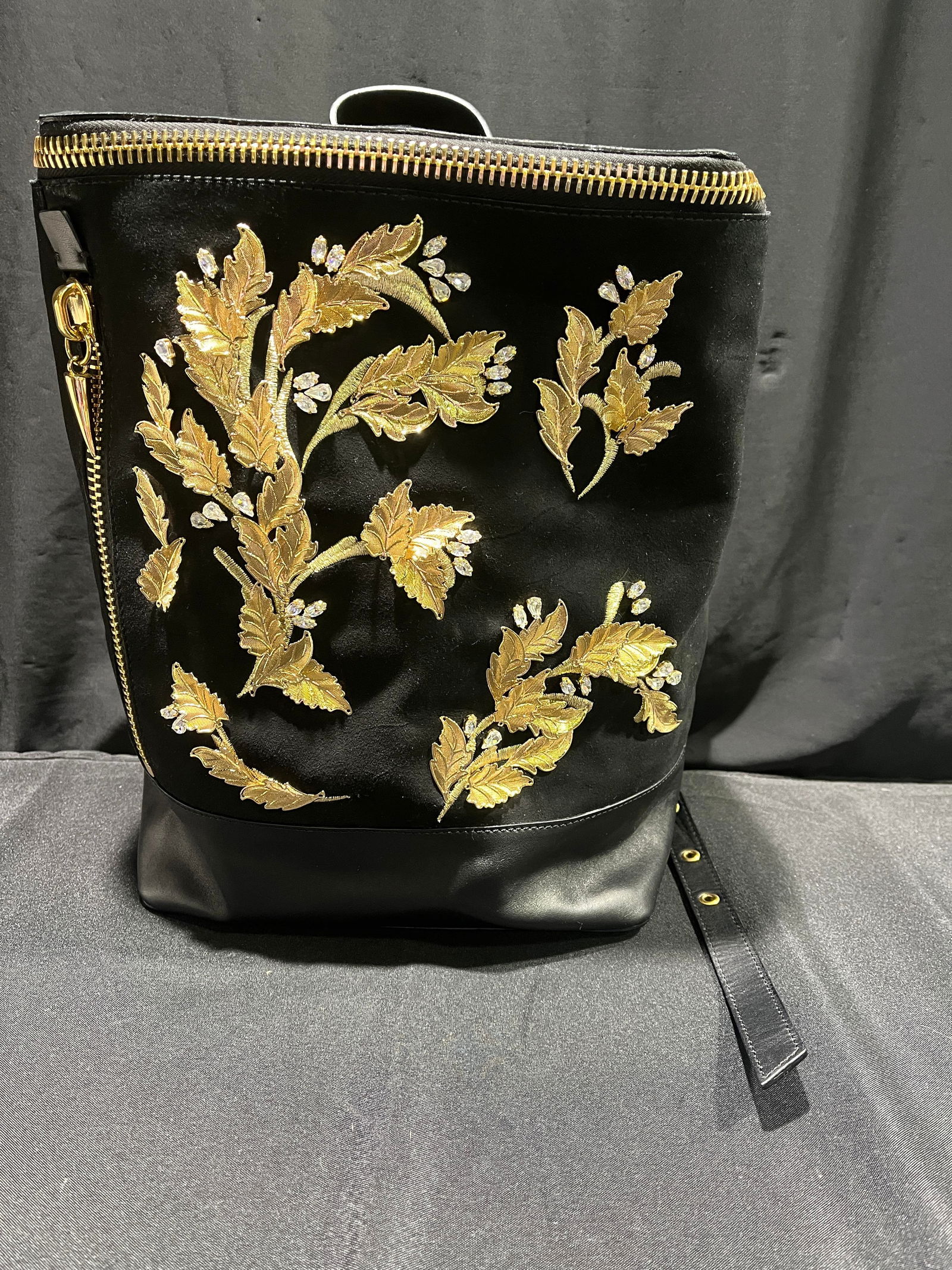 HI3013 Giuseppe Zanotti black & gold leaves backpa (1 of 8)
