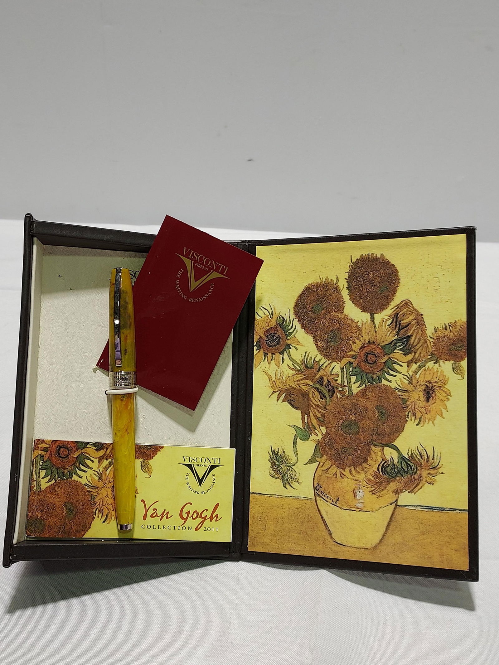 H387 Visconti 2011 Van Gogh Sunflower Pen (1 of 14)