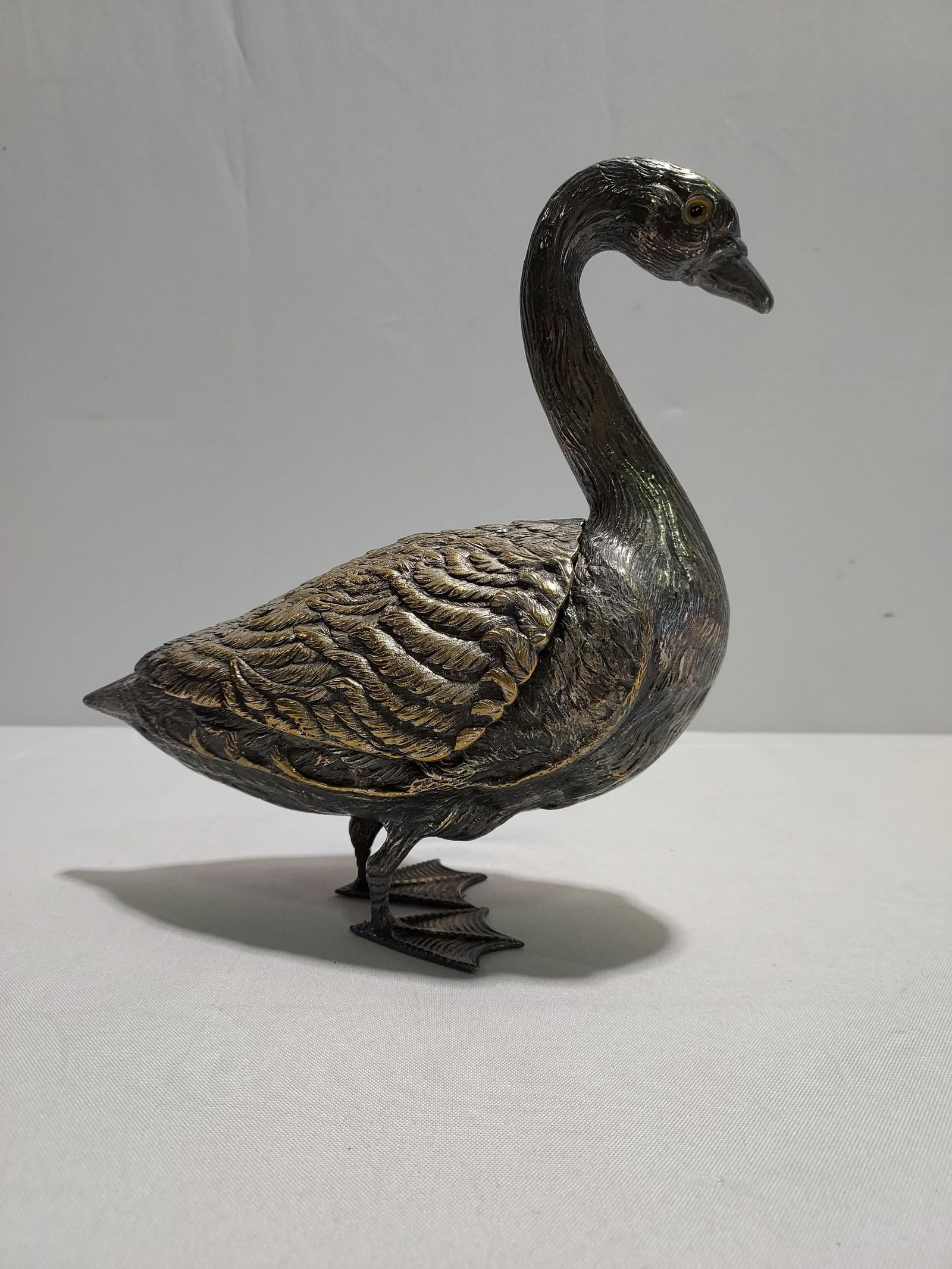 H105 German box in the form of a standing duck (1 of 6)