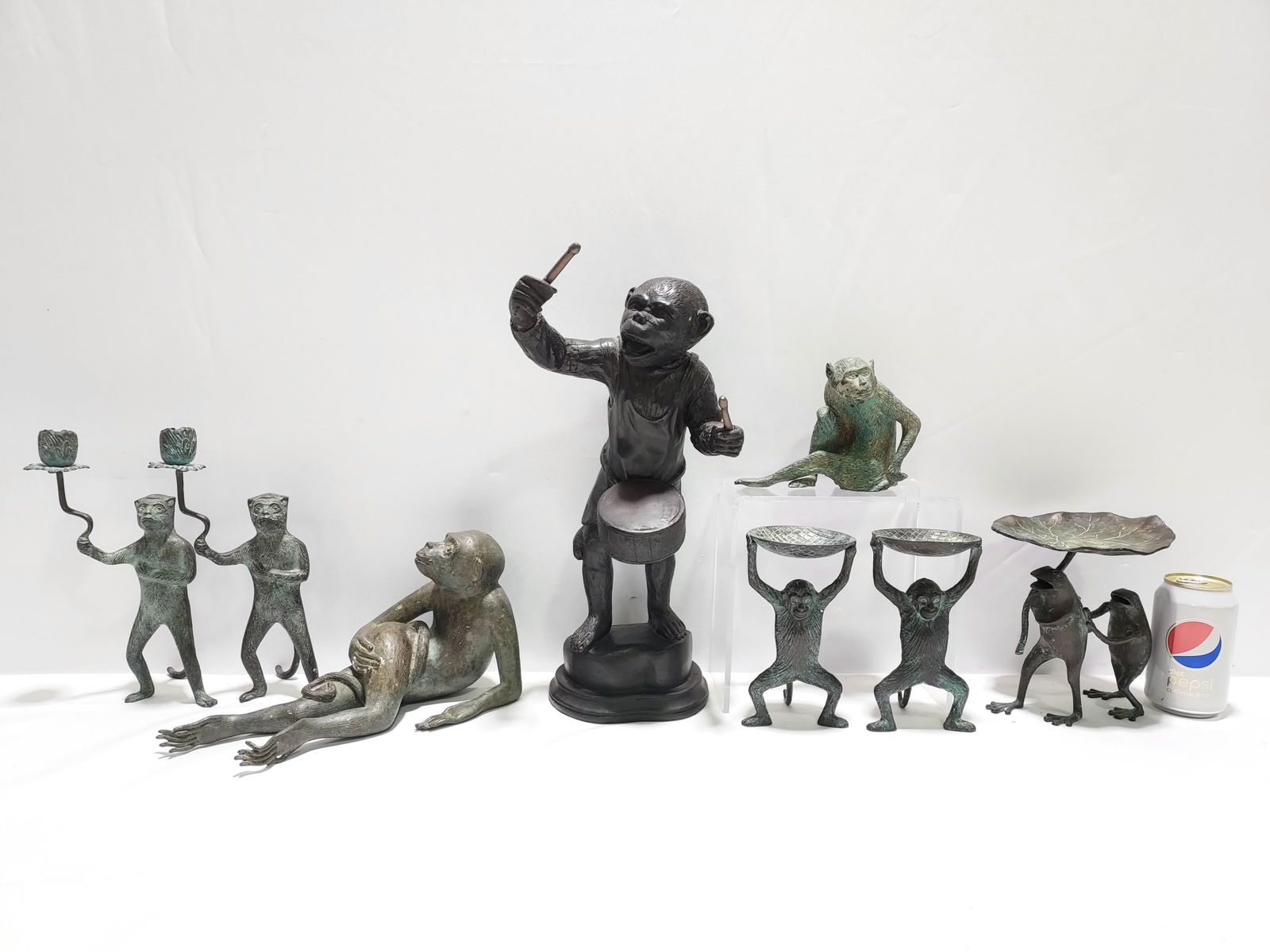 H1090 Bronze Monkey figures and a frog (1 of 11)