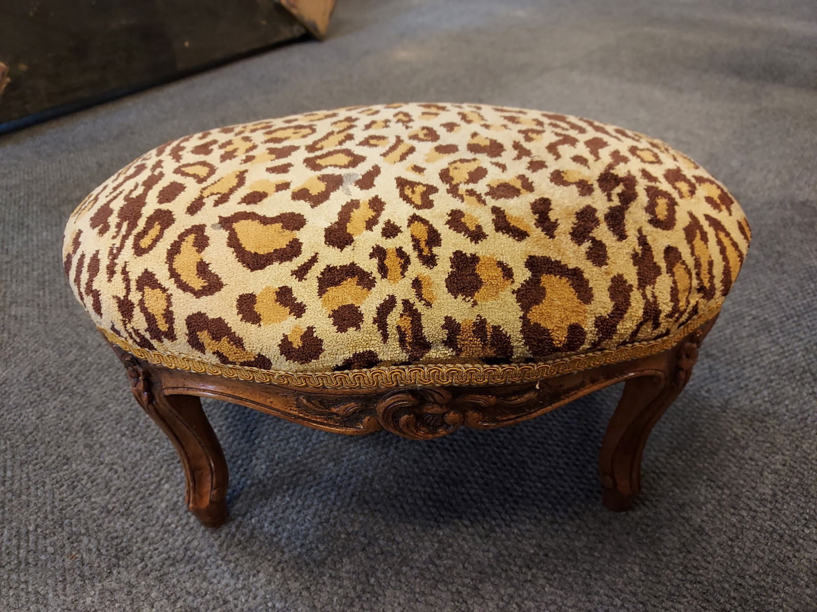 H1324 French Country style footstool with Leopard (1 of 7)