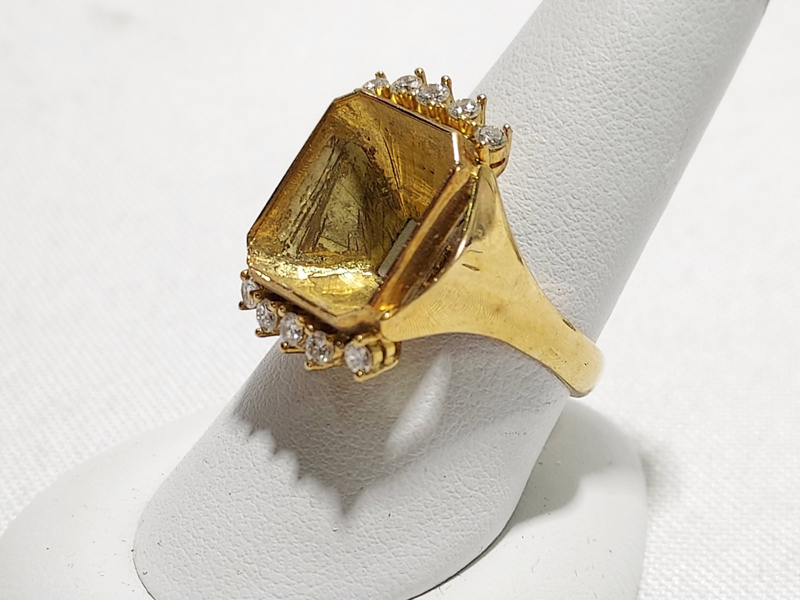 .HJ229 18k yellow gold ring mounting with diamonds: 18k yellow gold ring mounting with 10 diamonds. Size 9. 7.2 DWTS