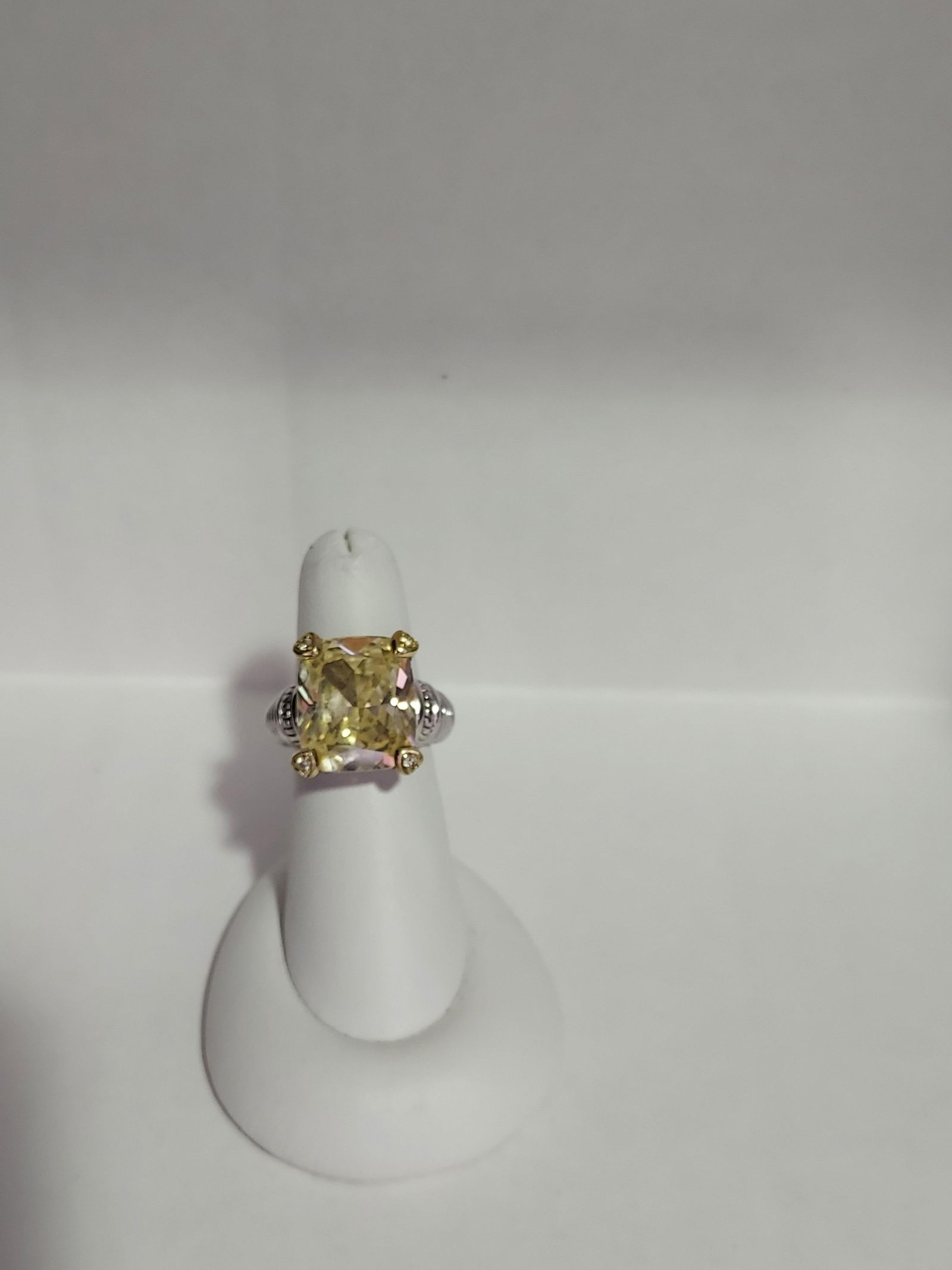 HJ196 14k yg & silver ring w/ yellow stone (1 of 8)