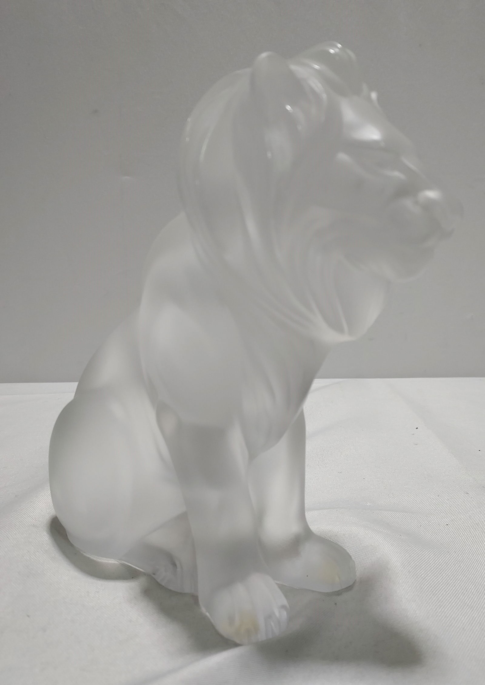 H295 Lalique crystal Bamara Lion (1 of 5)