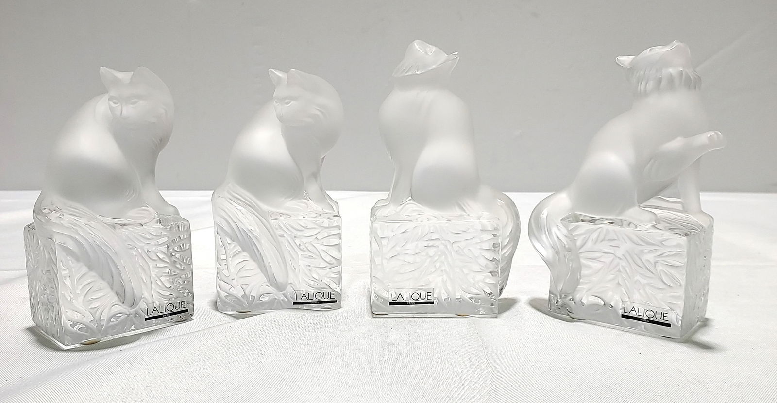 H286 4 Lalique crystal cat paperweights. (1 of 12)