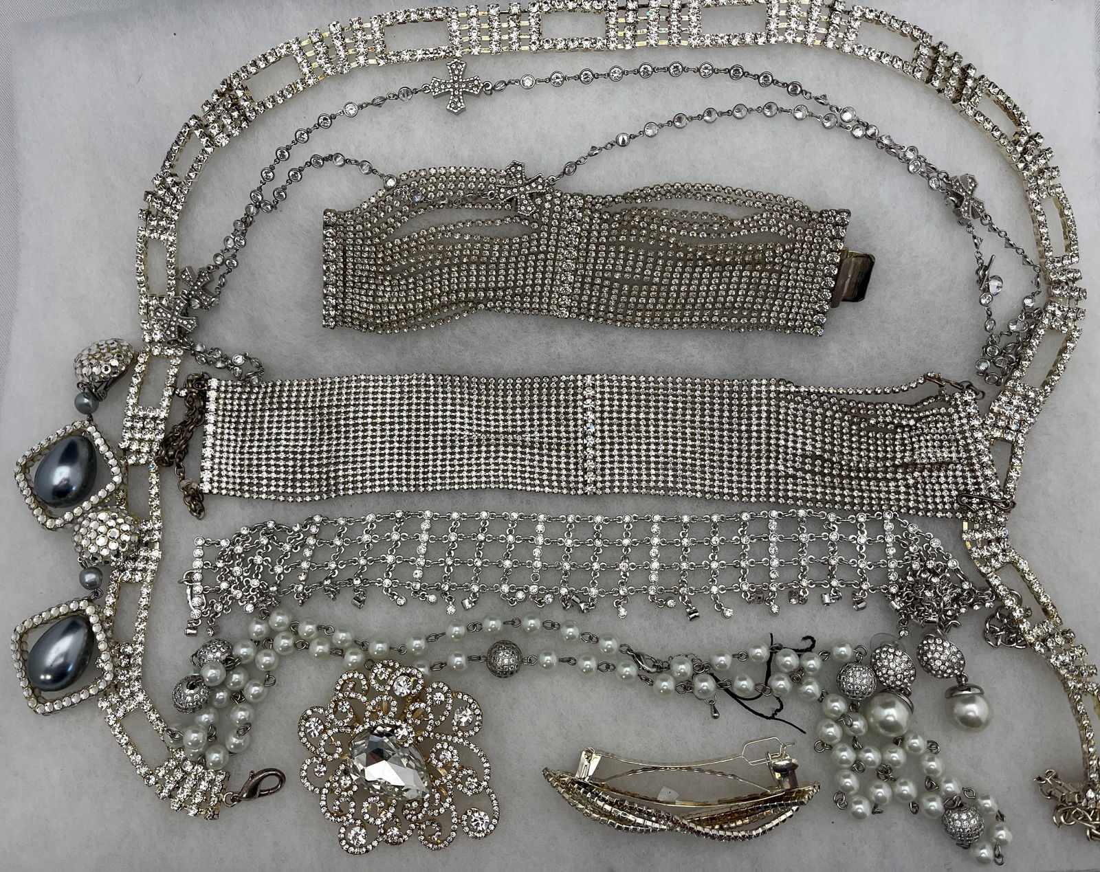 H613 Signed & unsigned costume jewelry (1 of 1)