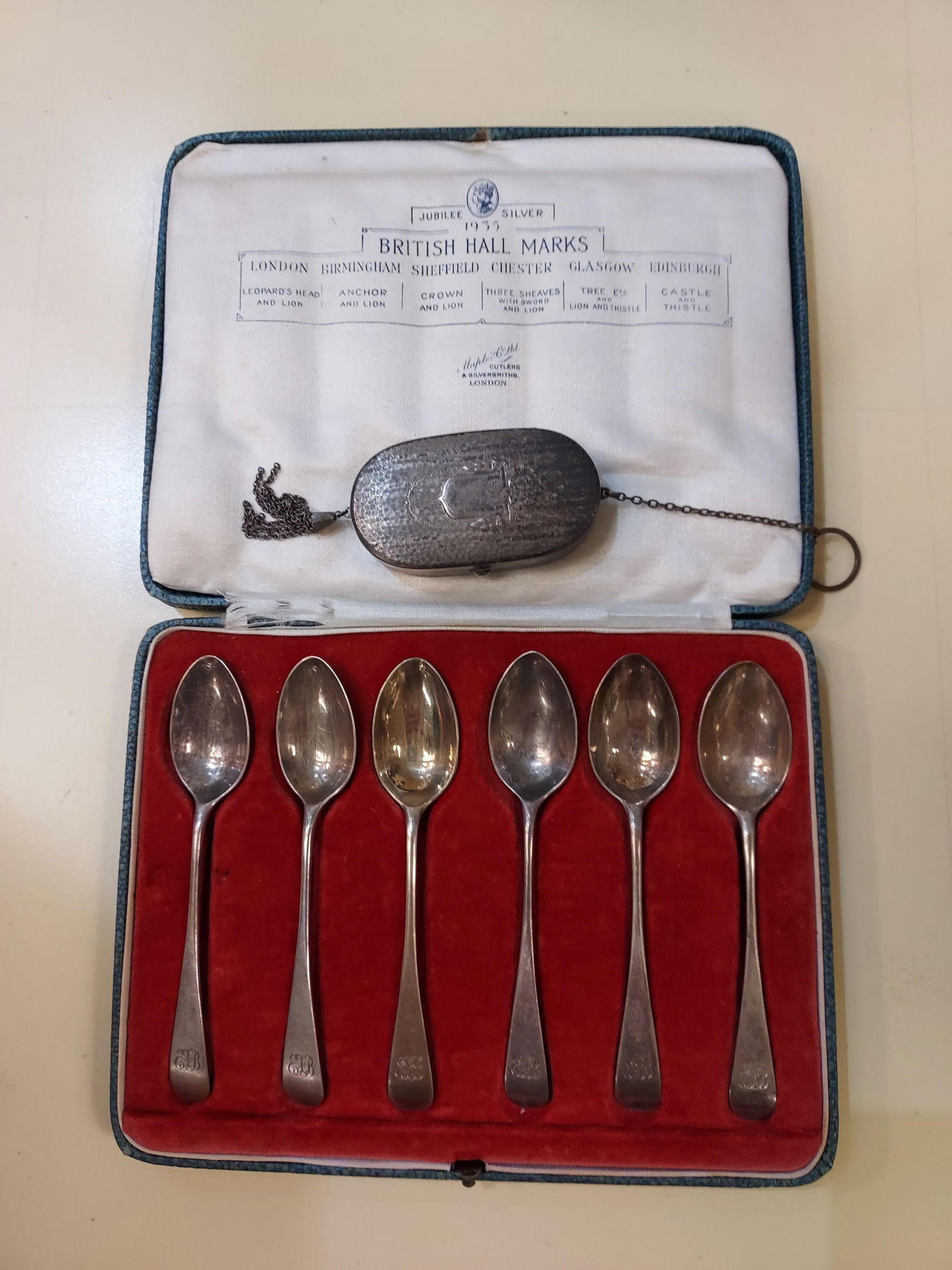 H204 1935 Silver Jubilee British Hall Marks Spoons (1 of 9)