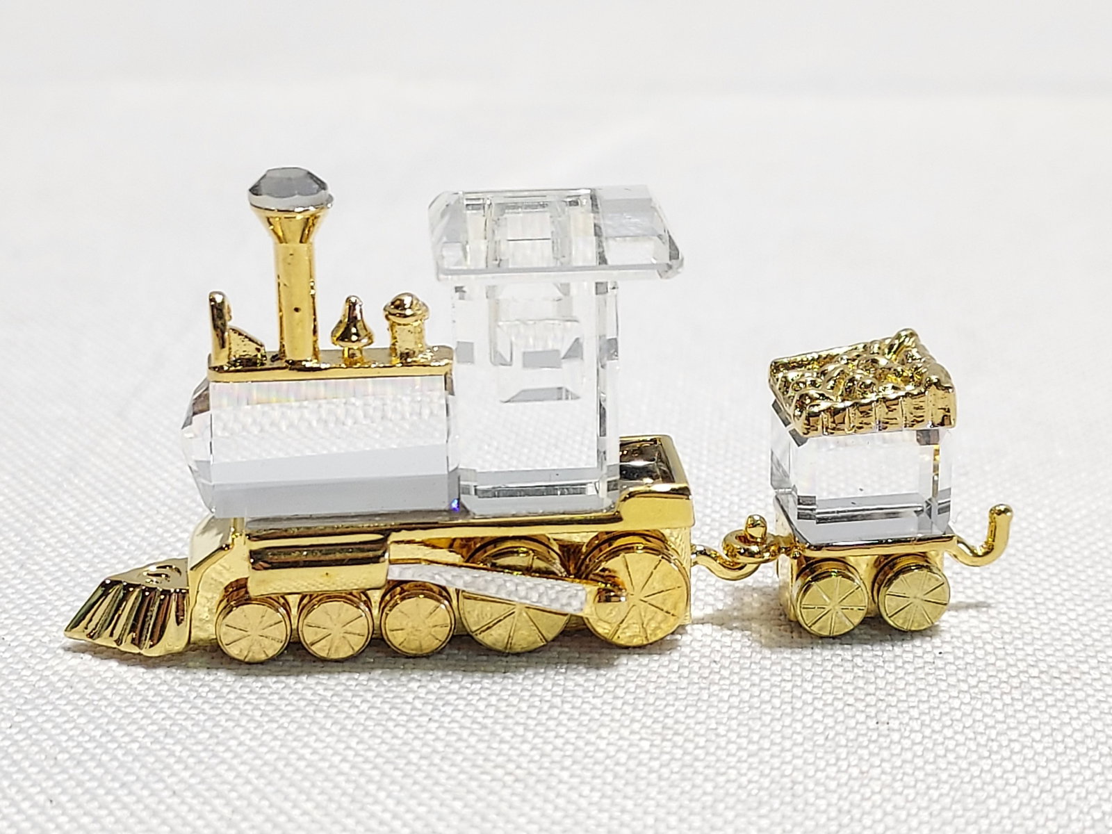 H583 Swarovski Crystal Memories locomotive figurin: Swarovski Crystal Memories locomotive figurine