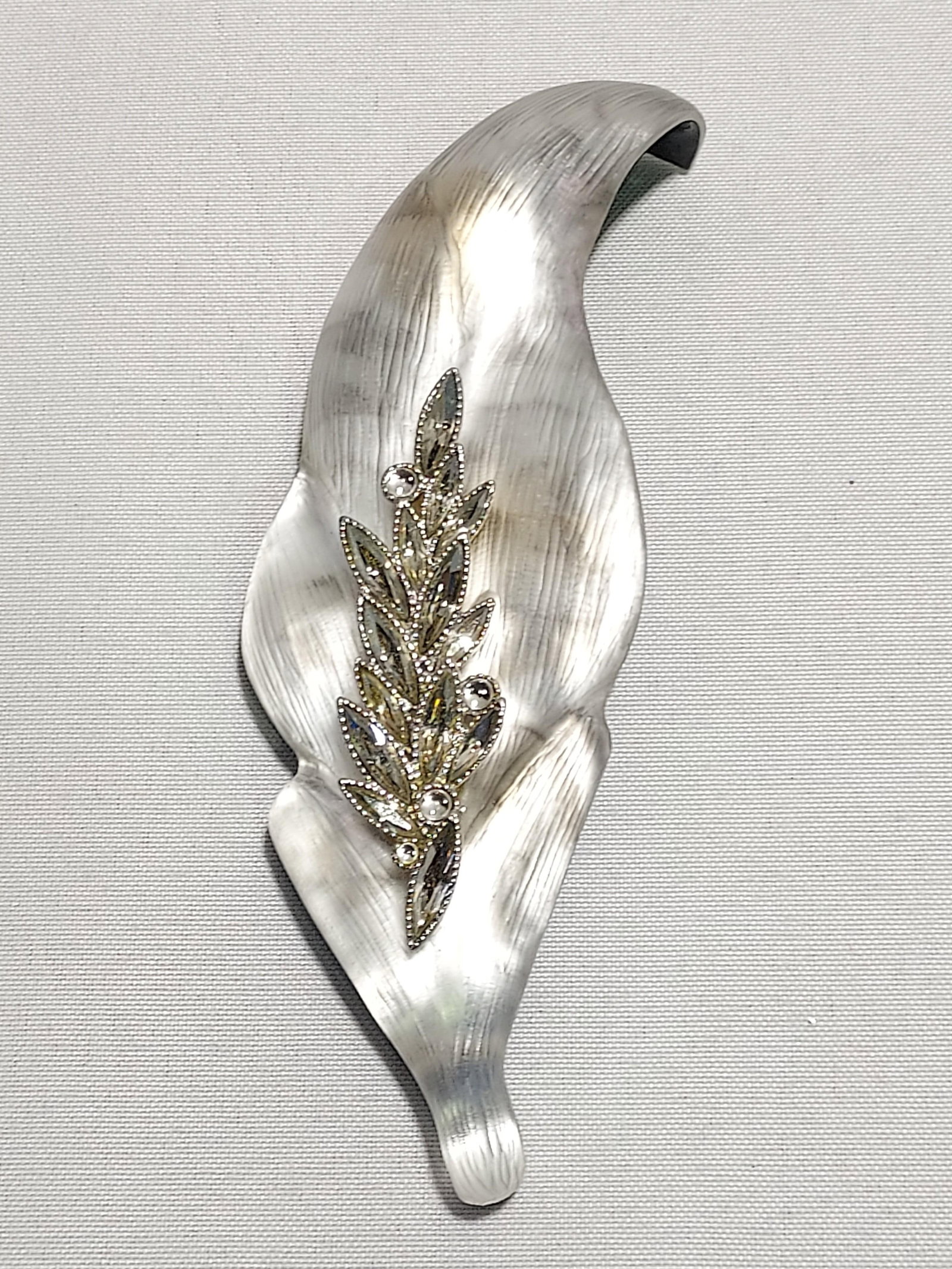 H547 Alexis Bittar Lucite & crystal feather brooch: Alexis Bittar Lucite and crystal feather brooch. 4th quarter 20th C. Length approx. 6"