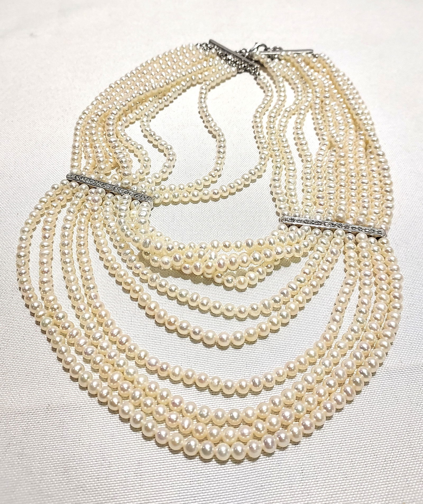 H517 Unsigned multi-strand pearl necklace (1 of 4)