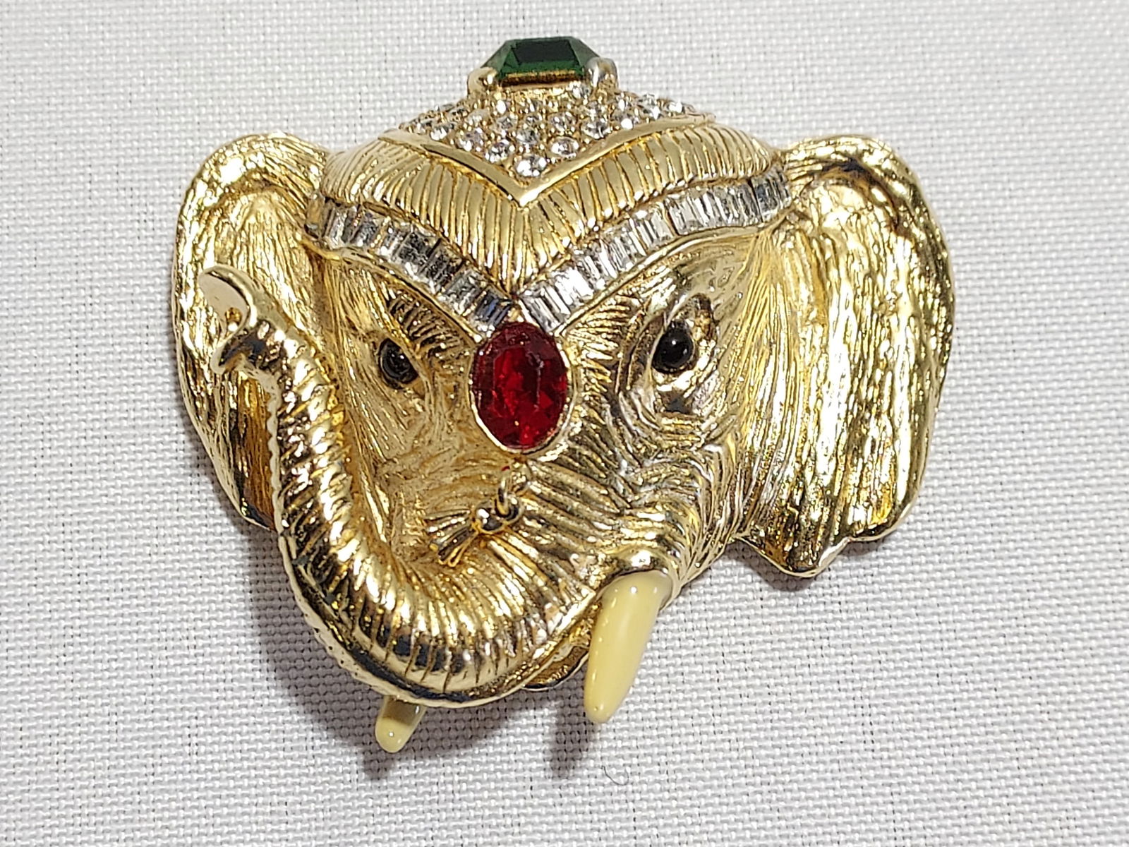 H586 Ciner gold tone elephant brooch w/ rhinestone (1 of 6)