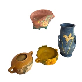 4 PIECES ROSEVILLE ART POTTERY: SHELL, VASE, LOW B