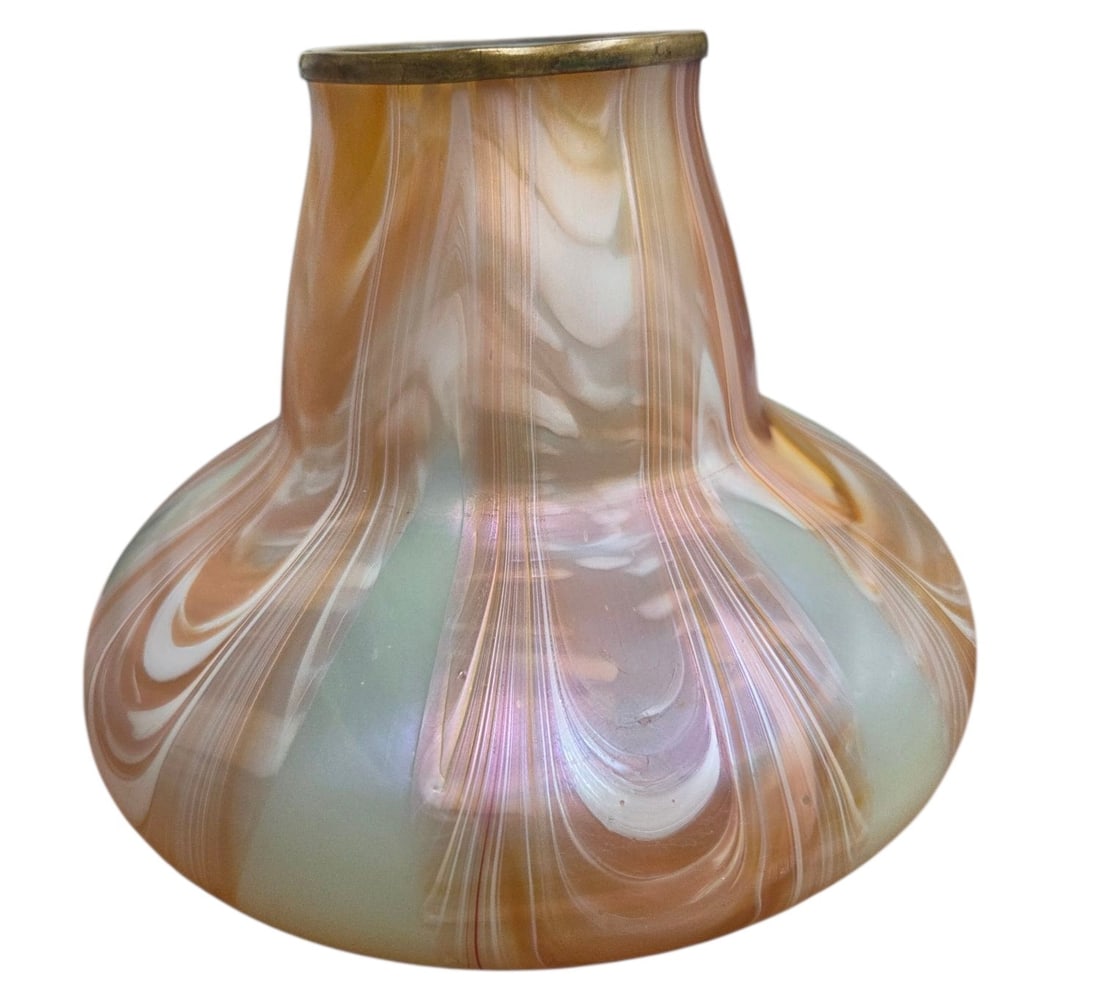 ART NOUVEAU URANIUM PULLED FEATHER ART GLASS VASE (1 of 12)