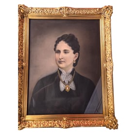 PORTRAIT OF A WOMAN IN PASTEL & CHARCOAL