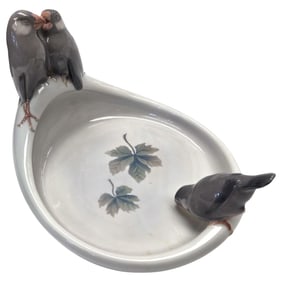ROYAL COPENHAGEN LOW BOWL W/ FINCHES