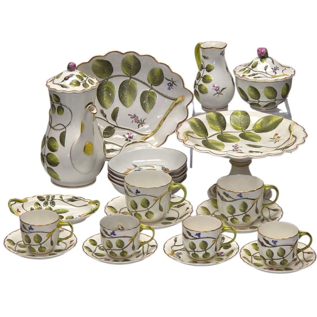 16PC WORCESTER BLIND EARL PARTIAL CHINA SET (1 of 10)