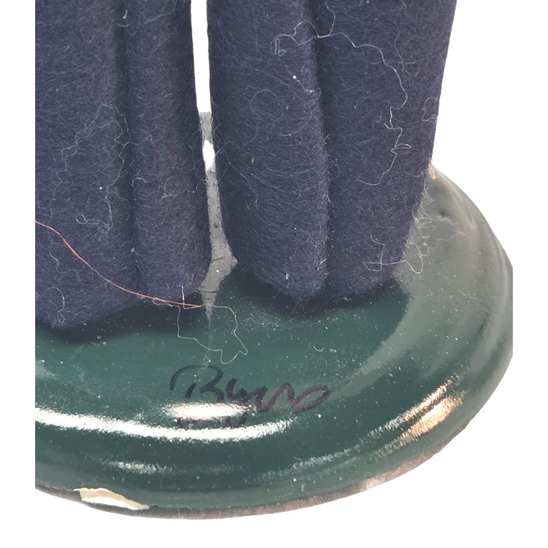 COLLECTION OF 8 BYERS CHOICE CHRISTMAS CAROLERS - 18