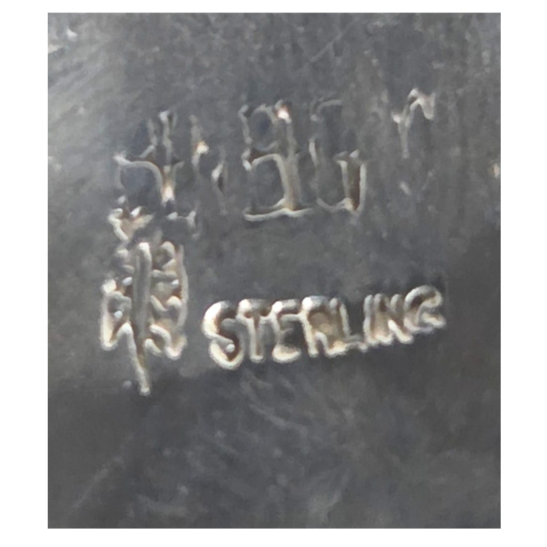 2001D COMMEMORATIVE SILVER DOLLAR ON TORQUE - 5