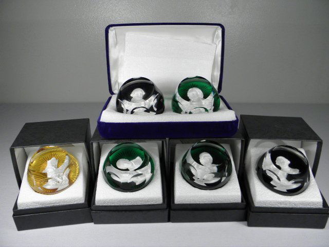 SIX BACCARAT SULPHIDE CAMEO PAPERWEIGHTS FOR FRANKLIN M: Lot of six Baccarat carved sulphide cameo paperweights for The Franklin Mint. Includes "Peter the Great", "King Louis XVI", "Admiral de Grasse", "Alexander the Great", "Napoleon Bonaparte", and "Charl