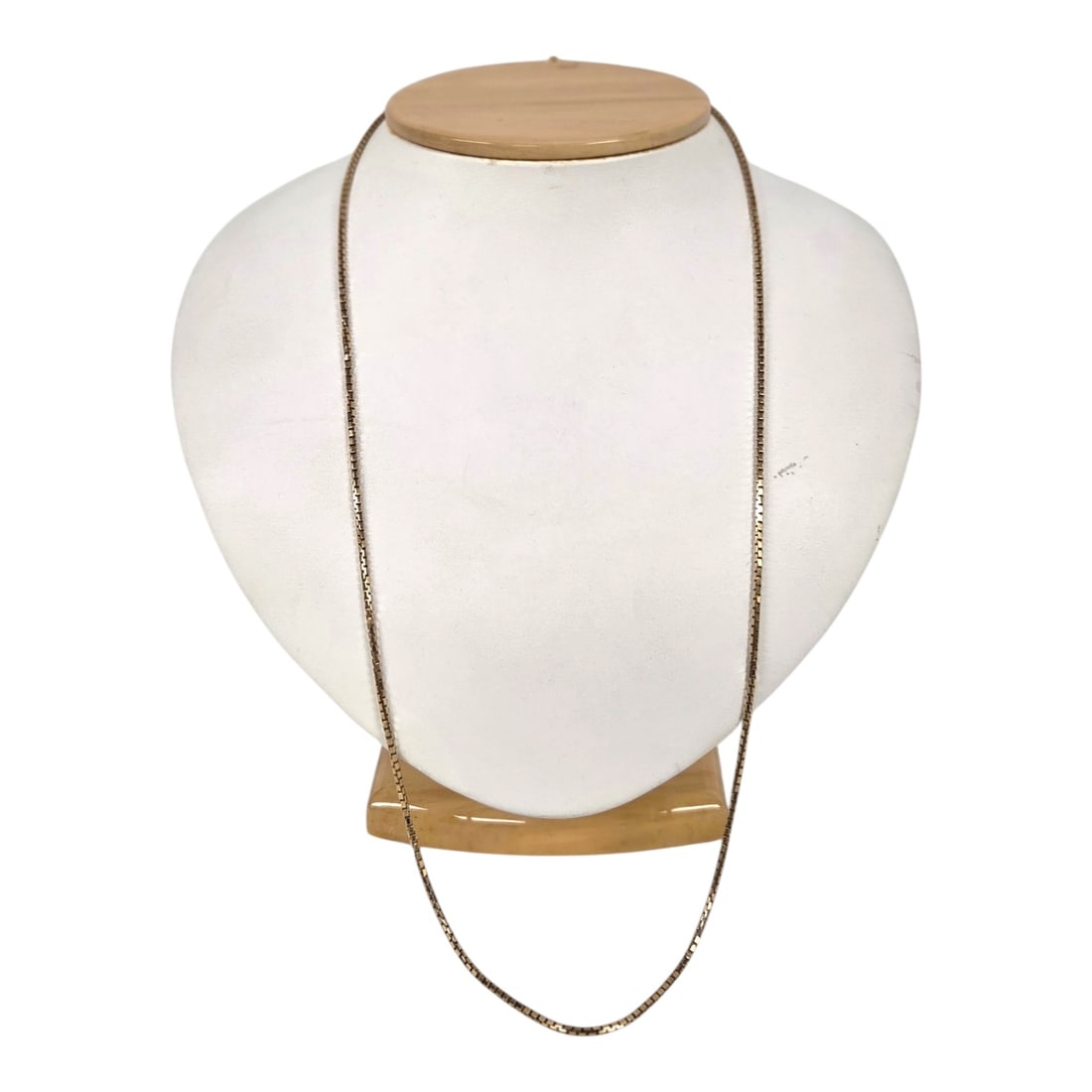 AURAFIN ITALY 14KT BOX CHAIN NECKLACE 24".: Italian 14 kt yellow gold necklace measuring 24 long, Stamped Aurafin. Box Chain style with round spring clasp. Weight 11.10 g. Condition good.