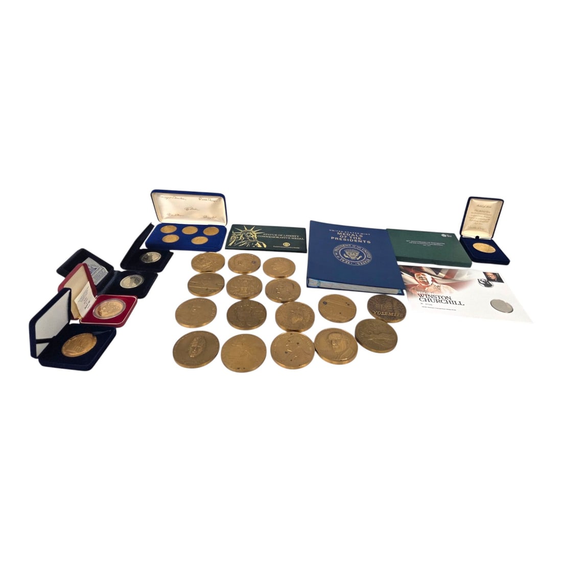 BRONZE & OTHER MEDALS: PRESIDENTS, HEROES, PLACES: Assorted collectible medals including: 1) The Presidents by the US Mint Washington through Reagan. 39 president medals, 1 Republican Majority medal, 1 Republican Presidential Task Force medal, and 1 m