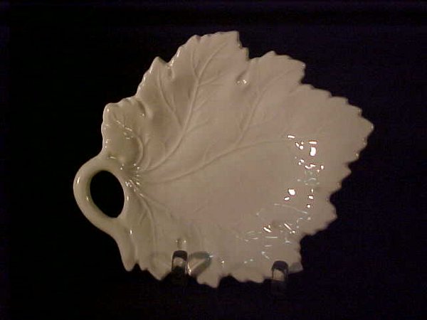 GROUP PORCELAINS POTTERY PLATTER MUG TRA - 6