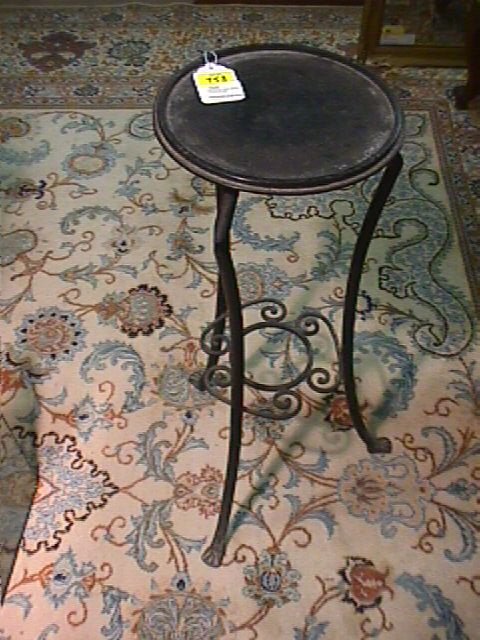 ANTIQUE CAST IRON FERN STAND