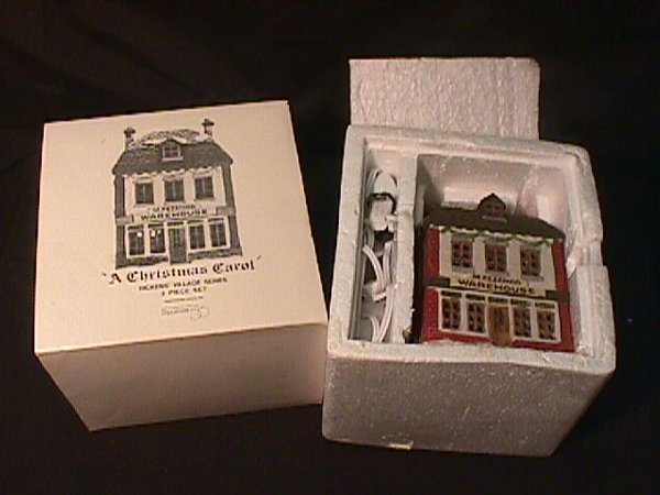 DICKENS VILLAGE RETIRED FEZZIWIG WAREHOU