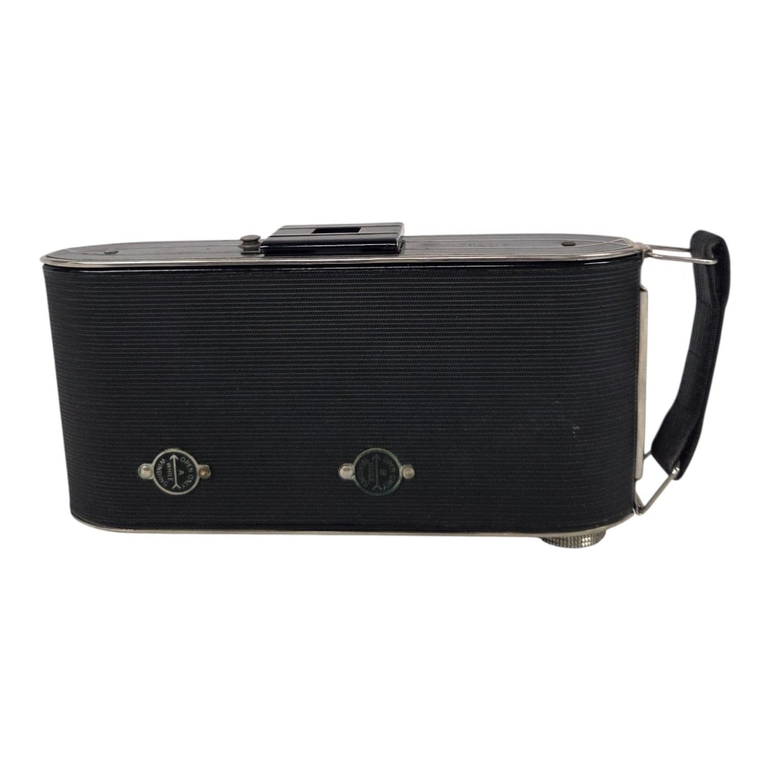 AGFA ( Aktien- GESELLSCHAFT FUR ANLIN- FABRIKATION) FOLDING CAMERA 86119: AGFA ( Aktien- Gesellschaft Fur Anilin- Fabrikation) Folding camera 86119. Company founded in Berlin Germany 1867-2004 and was a major producer of of cameras, accessories, film and photographic
