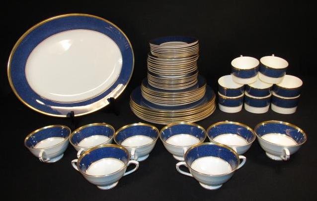 COALPORT "ATHLONE BLUE" DINNERWARE SERVICE FOR EIGHT: Coalport "Athlone Blue" porcelain dinnerware service for eight. Includes a total of 57 pieces: (8) 10.5" plates, (8) 8" plates, (8) 6.1" plates, (8) 5.75" saucers, (8) 6" saucers, (8) 2.1" tall cups, 
