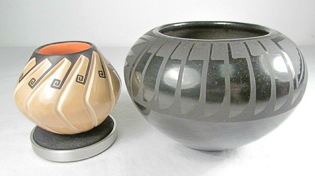 HELEN GUTIERREZ SAN ILDEFONSO PUEBLO BLACKWARE POT &: Helen Gutierrez San Ildefonso Pueblo blackware pot measuring 3.8" tall, sold along with a small Jemez pottery pot signed "LLT Jemez". Helen Gutierrez pot is signed and dated on base "Helen Gutierrez S