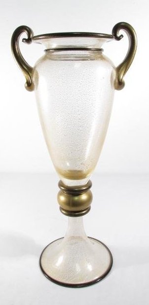 LARGE GAMBARO & POGGI MURANO GOLD ART GLASS VASE: Gambaro & Poggi (Mario Gambaro, b. 1941, and Bruno Poggi), Murano art glass amphora form vase with gold foil/gilt flecked decoration. Signed on lip of base "Gambaro e Poggi". Condition: good, no chips