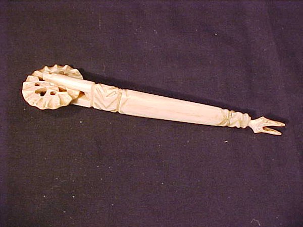ANTIQUE WHALE BONE PIE CRIMPER