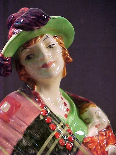 ROYAL DOULTON FIGURINE SWEET LAVENDER - 2