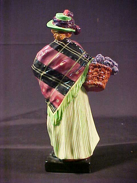 ROYAL DOULTON FIGURINE SWEET LAVENDER - 4