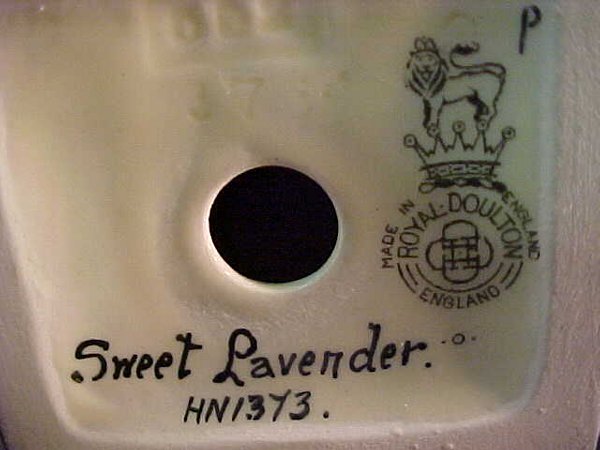 ROYAL DOULTON FIGURINE SWEET LAVENDER - 5