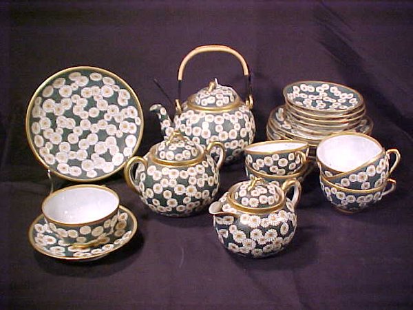 JAPANESE DAISY KUTANI PORCELAIN 21 PC