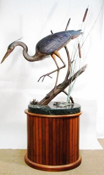BRONZE SCULPTURE OF A HERON BY DAVID TURNER (1 of 10)