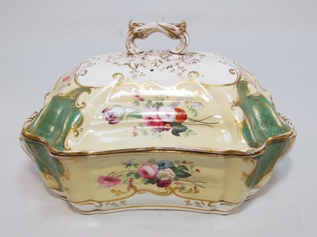 MID 19TH C HAND PAINTED COPELAND & GARRETT TUREEN: Mid 19th century floral hand painted tureen by Copeland and Garrett. (Copeland Spode). Marked under lid, and on base "Copeland & Garrett Late Spode". Also impressed with mark on base. Condition: minor
