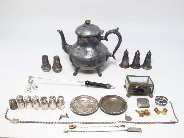 SMALL LOT ASSORTED STERLING SILVER & SILVER PLATE: (1 of 7)