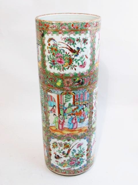 LARGE CHINESE EXPORT ROSE MEDALLION UMBRELLA STAND - (1 of 7)