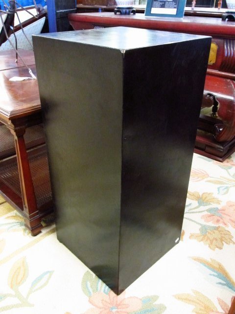 BLACK LAMINATE PEDESTAL STAND (1 of 3)