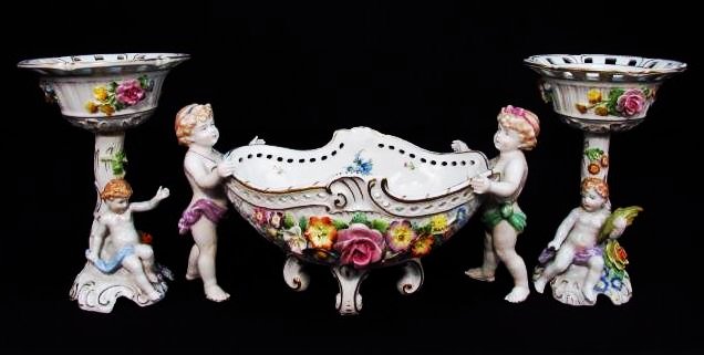 VON SCHIERHOLZ PORCELAIN: CENTERPIECE & GARNITURES (1 of 9)