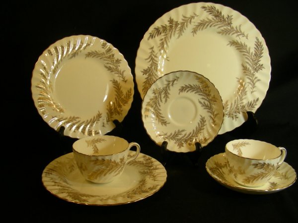 MINTON BONE CHINA GOLDEN FERN ASST 5 PIECES