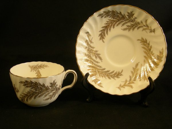 MINTON BONE CHINA GOLDEN FERN ASST 5 PIECES - 6