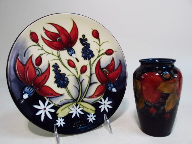 TWO PIECES MOORCROFT ENGLISH POTTERY: PLATE & VASE (1 of 9)