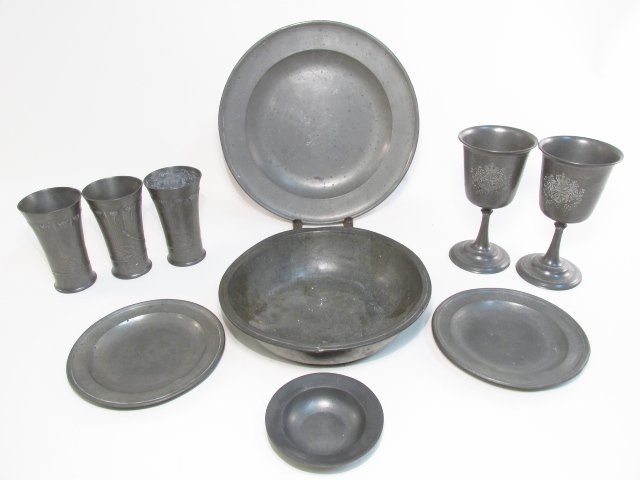 ANTIQUE PEWTER WARE: COMPTON, TOWNSEND & COMPTON, etc: (1 of 10)