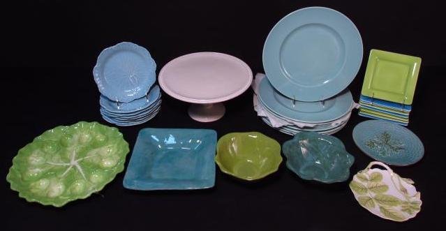 ASSORTED PORCELAIN DINNERWARE: WEDGWOOD, VILLEROY & (1 of 9)